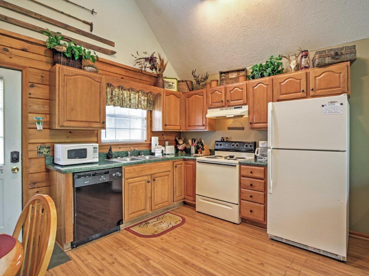 Idyllic Cabin With Hot Tub Less Than 2 Mi To Dollywood! Sevierville Buitenkant foto