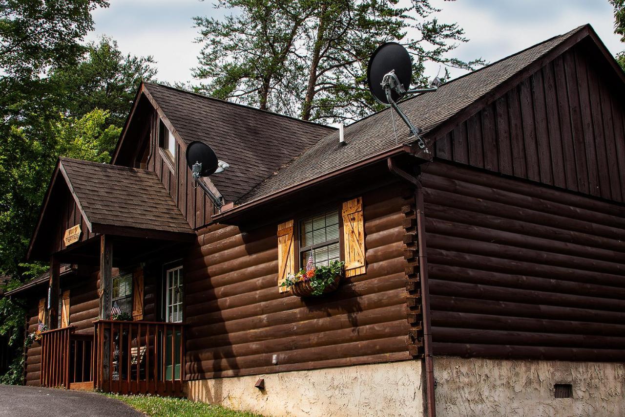Idyllic Cabin With Hot Tub Less Than 2 Mi To Dollywood! Sevierville Buitenkant foto