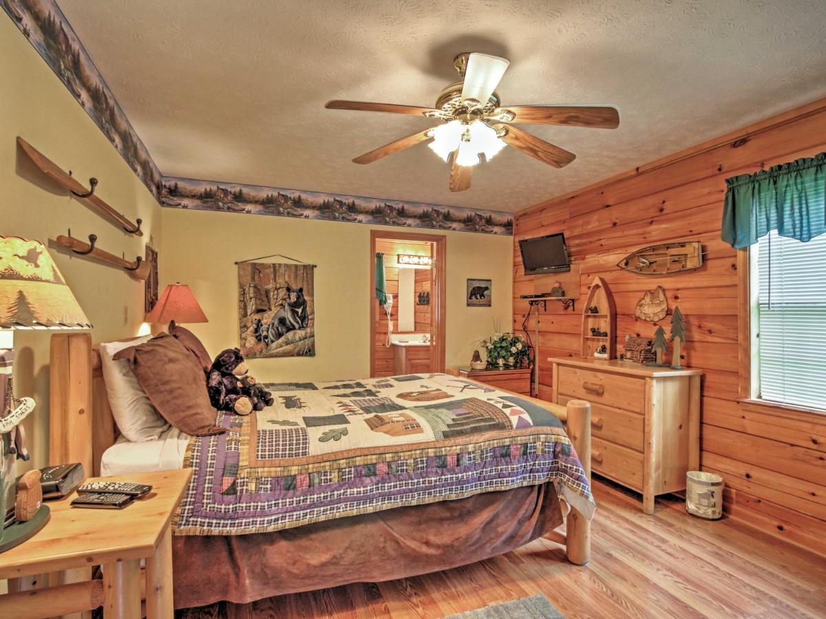Idyllic Cabin With Hot Tub Less Than 2 Mi To Dollywood! Sevierville Buitenkant foto