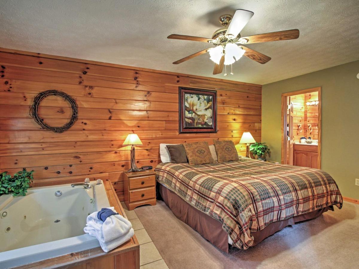 Idyllic Cabin With Hot Tub Less Than 2 Mi To Dollywood! Sevierville Buitenkant foto
