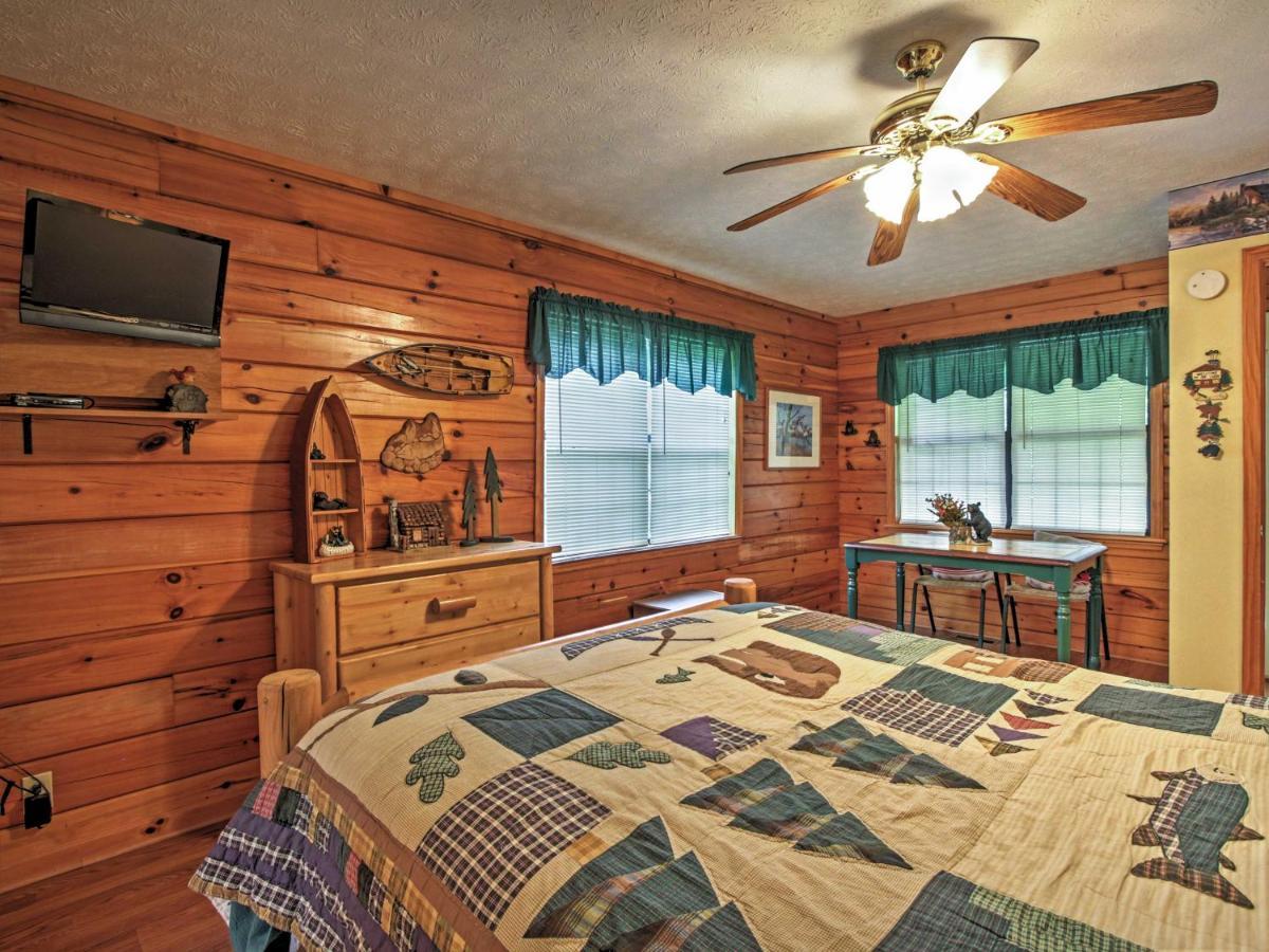 Idyllic Cabin With Hot Tub Less Than 2 Mi To Dollywood! Sevierville Buitenkant foto